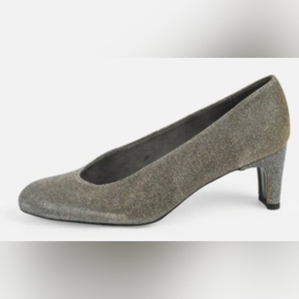 Stuart Weitzman Chicpump low block heel pumps.